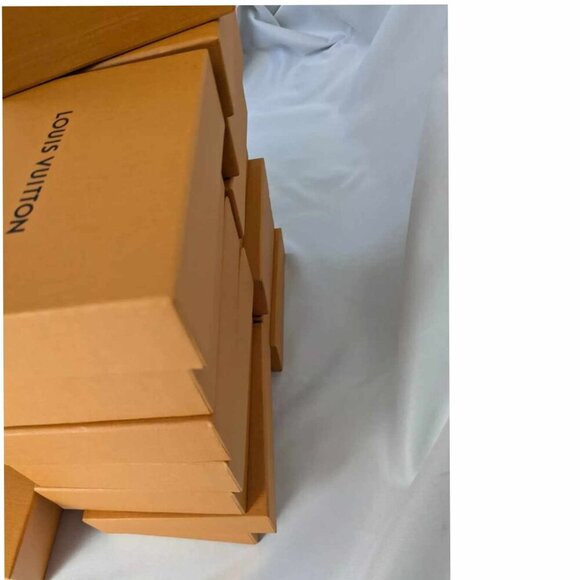 Authentic Louis Vuitton 1 Box for Wallet [ Price per Box] 165-121924 - Picture 12 of 16